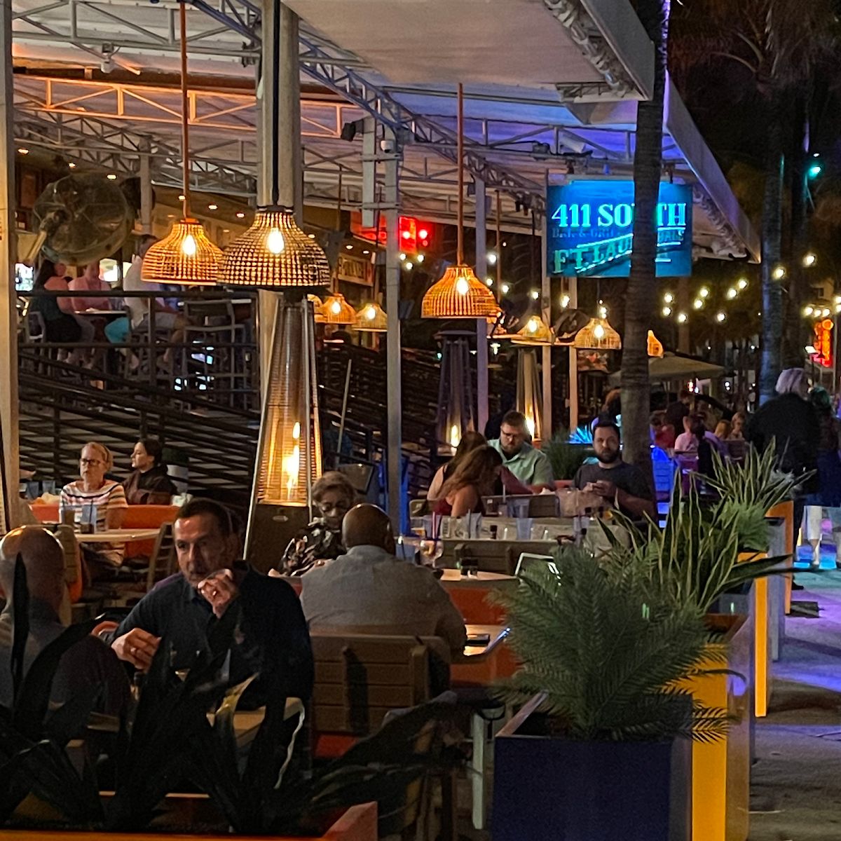 Photo of 411 South Bar & Grill