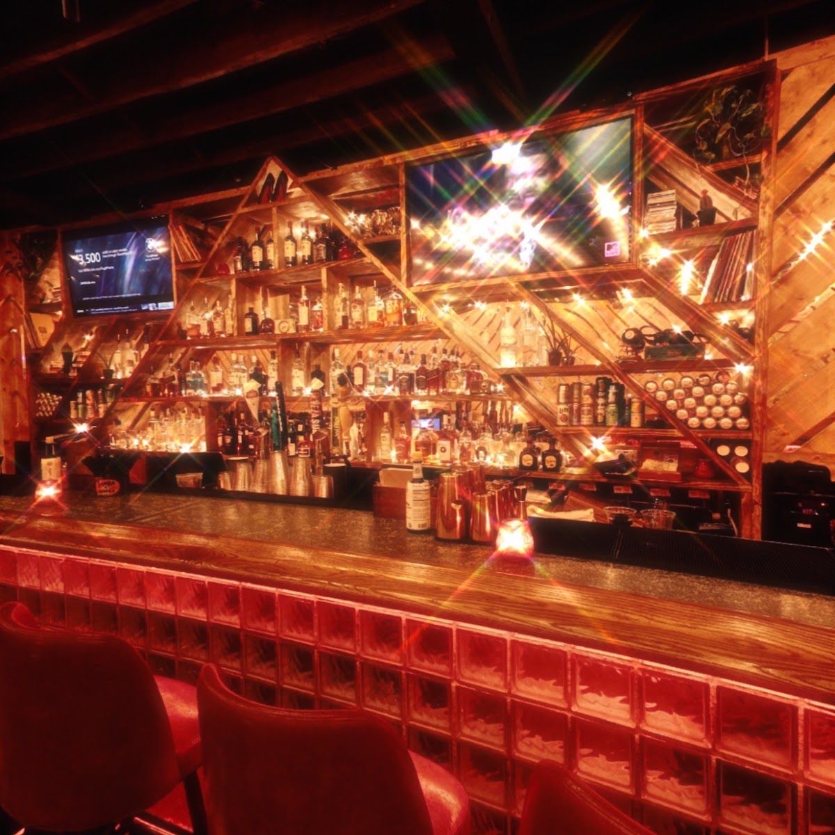 Photo of Roxanne's Liquor Bar & Kitchen